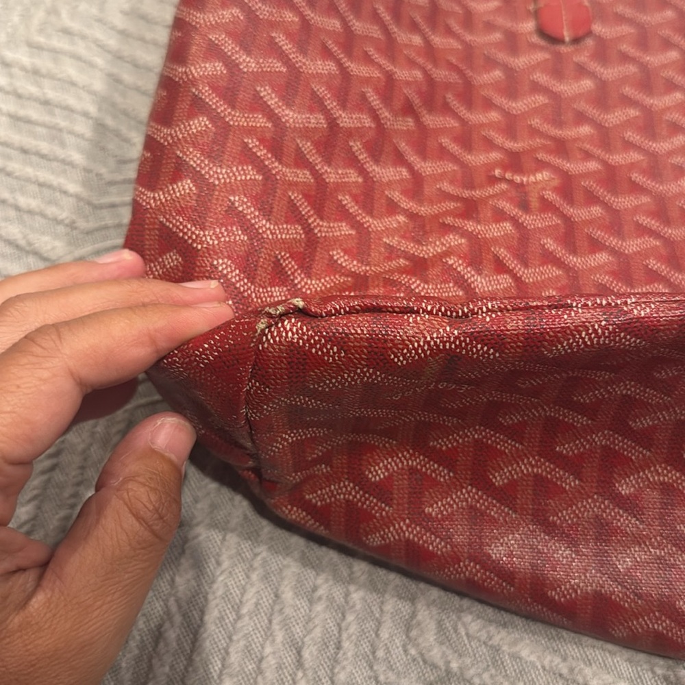 Authentic Goyard St. Louis Red Tote PM - Picture 4 of 14